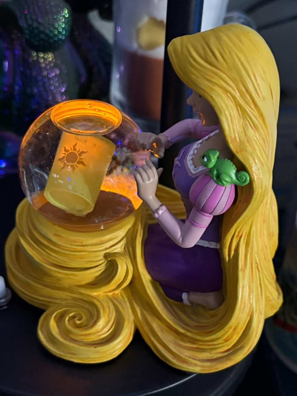 Disney Rapunzel park Snow Globe Figurine with Lantern - Yellow Purple lights up!